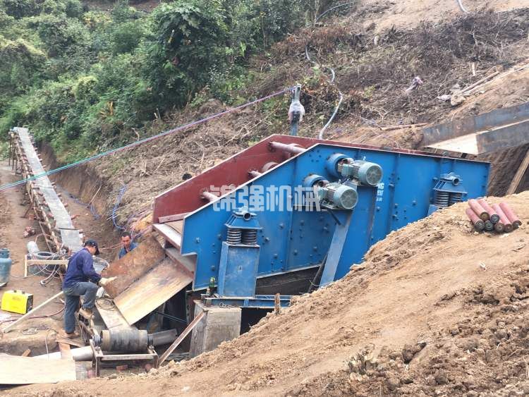 振動篩(圖3) 振動篩(圖3)